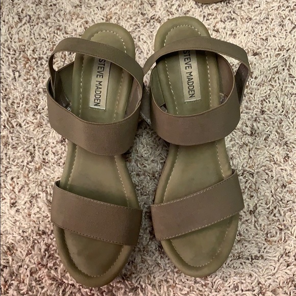 Steve Madden Shoes - Dark green and brown Steve Madden wedges